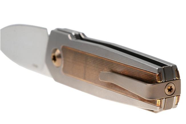 Afbeelding voor Ansø of Denmark ARN Flipper AD-ARN-BR-IN Stonewashed RWL34, Titanium, Brass Inlay, zakmes Jens Ansø design