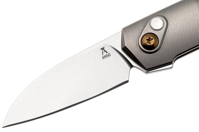Bild für Ansø of Denmark Aros 2.0, ARO-GRY-AMB-TI, Stonewashed RWL34, Grey Titanium, Amber Hardware, Titanium Backspacer, Taschenmesser, Jens Ansø Design