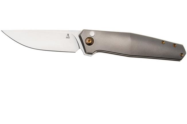 Afbeelding voor Ansø of Denmark Toko TOK-GRY-AMB-TI, Stonewashed RWL34, Grey Titanium, Amber Hardware, Titanium Backspacer, zakmes, Jens Ansø design
