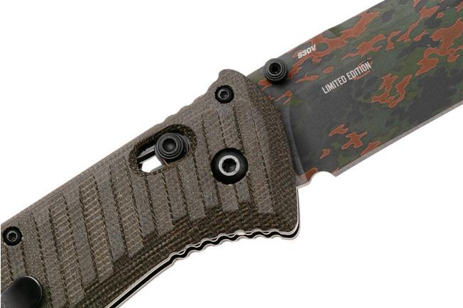 Afbeelding voor Benchmade Presidio II 570CAMO-2601, 2026 Shot Show Limited Edition, Flecktarn Camo Cerakote CPM S30V, Brown Canvas Micarta zakmes