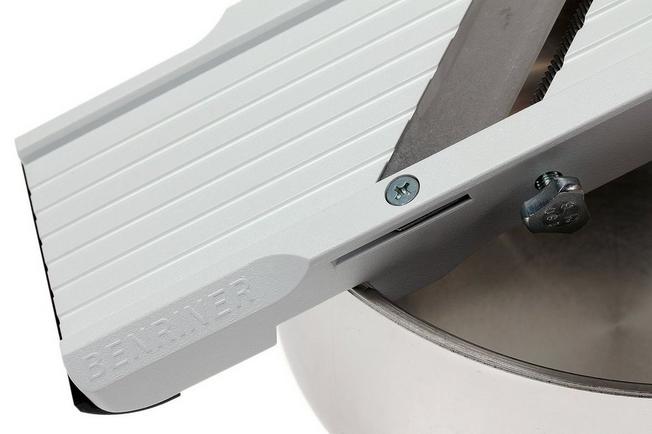 Benriner Super Standard Japanese Madoline Slicer - Product Review 