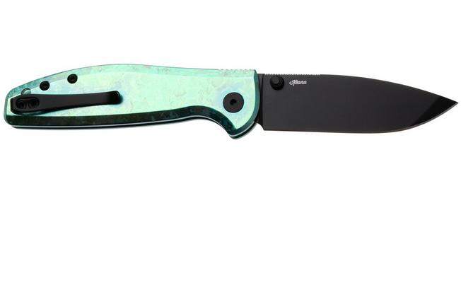Afbeelding voor Bestechman Goodboy Jr. BMK10L Black PVD CPM Magnacut, Green Crystallized Titanium, zakmes