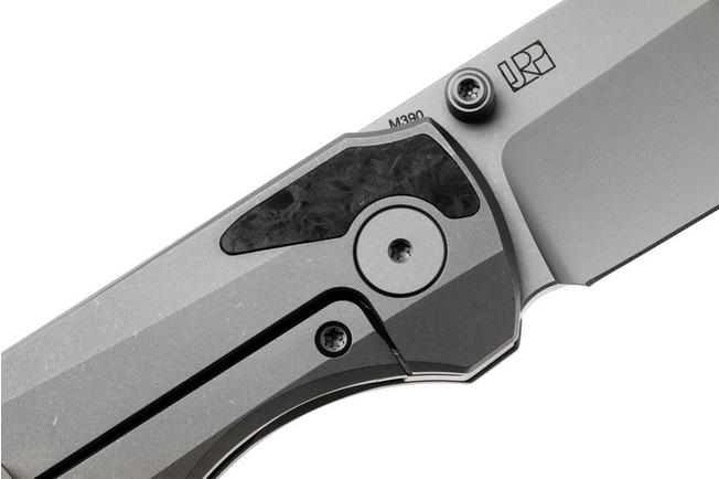 Afbeelding voor Böker Plus Collection 2026 01BP2026 Stonewashed Böhler M390, Dark Grey Titanium, Marble Carbon Inlay, Limited Edition zakmes, Jared Price design