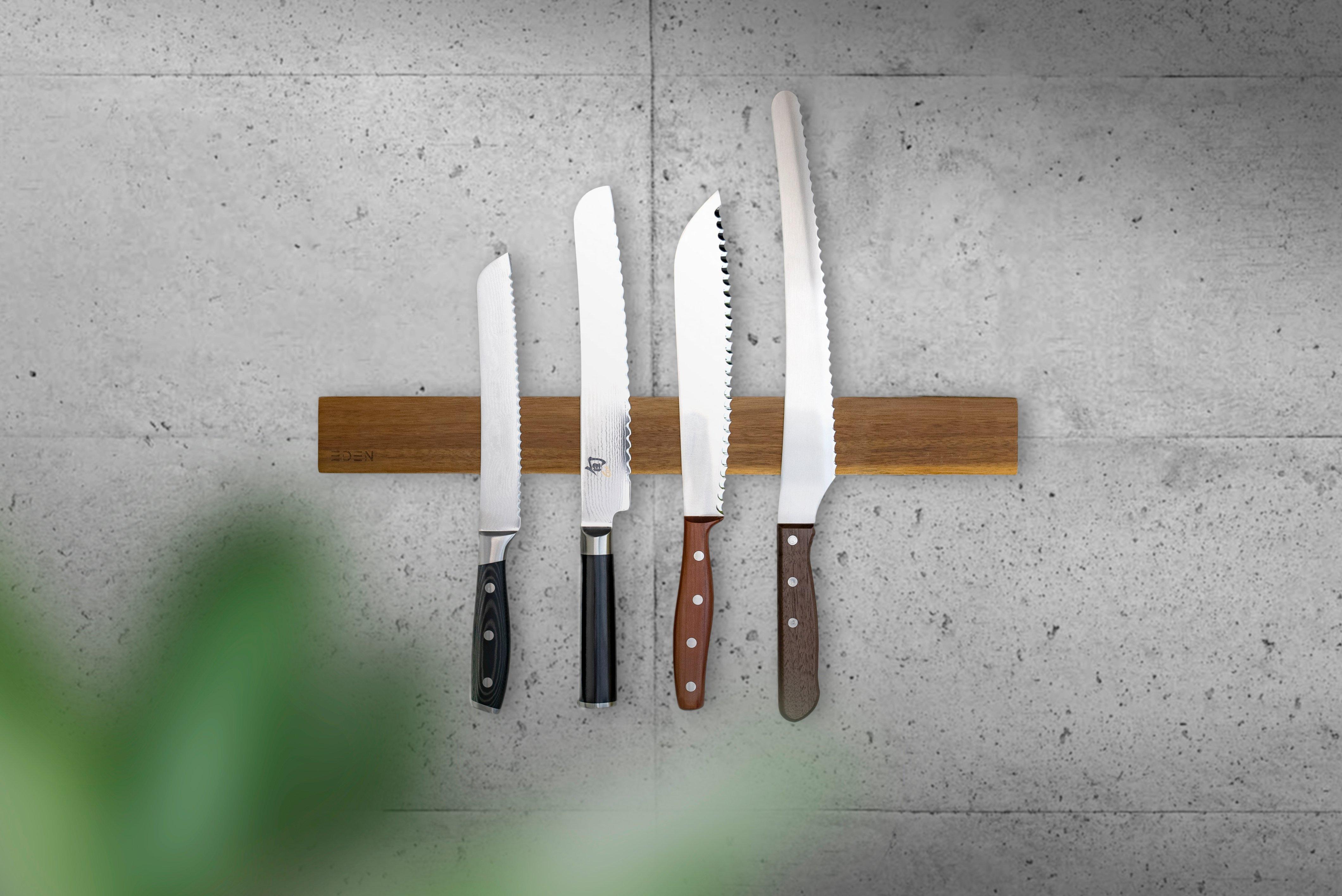 Line-up: bread knives