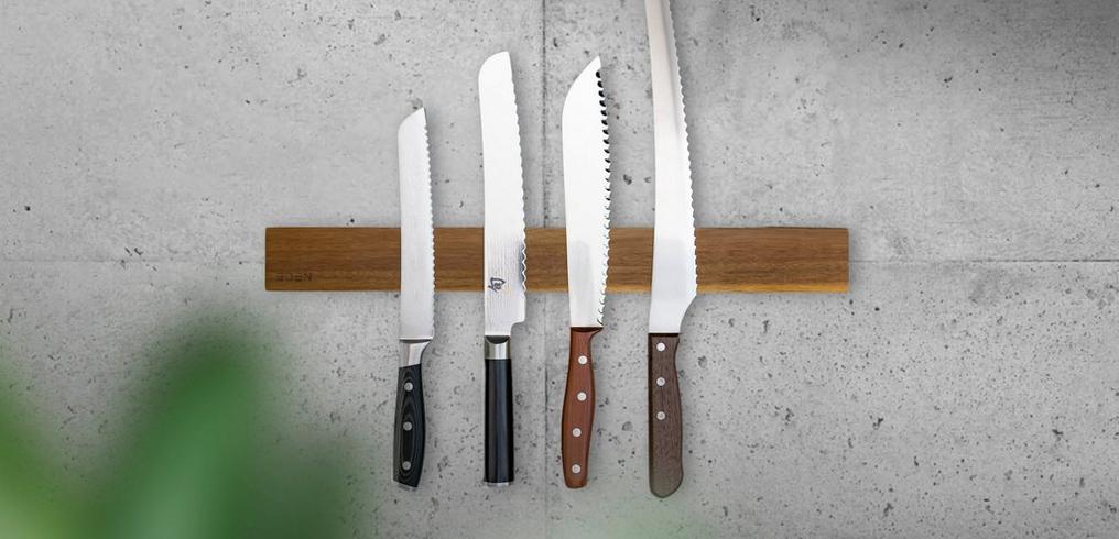 Line-up: bread knives
