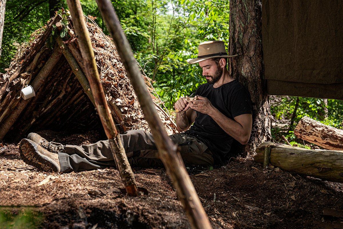 I 10 migliori coltelli da bushcraft per la lavorazione del legno