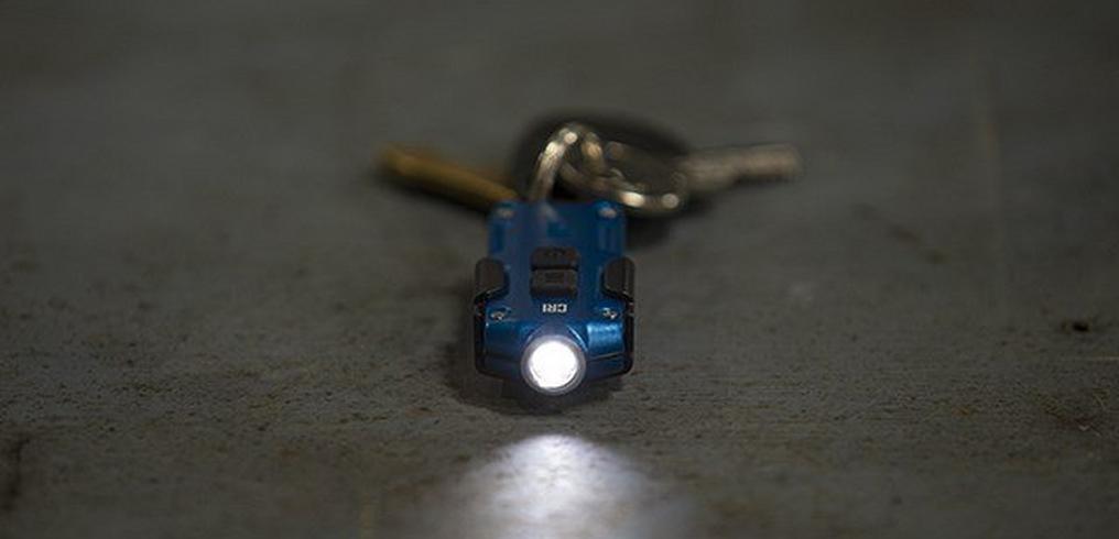 Mini Lampe de Poche LED Porte Clé Petite 3cm 12g Piles Incluses