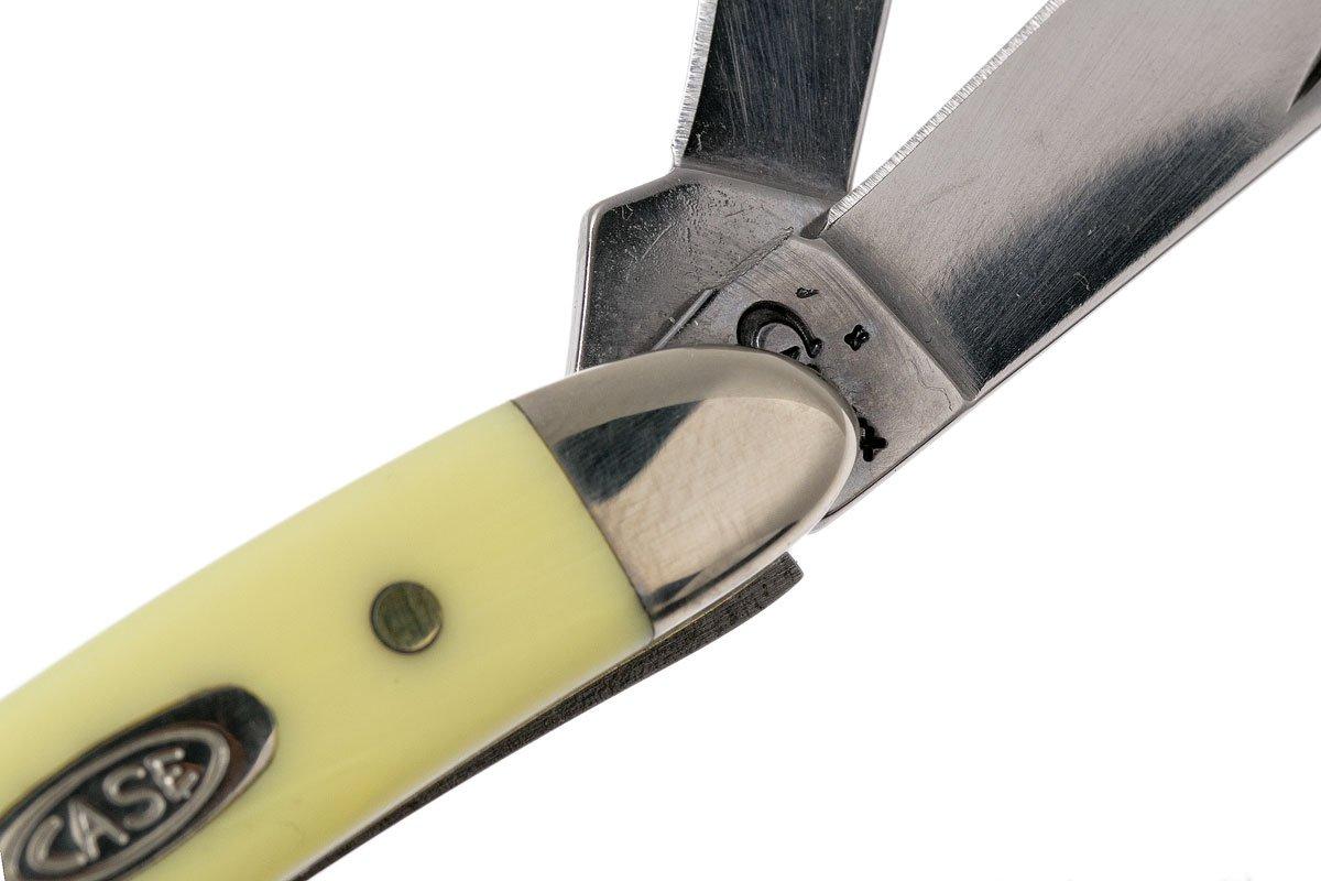 Case Peanut Yellow Synthetic, 00030, 3220 CV pocket knife