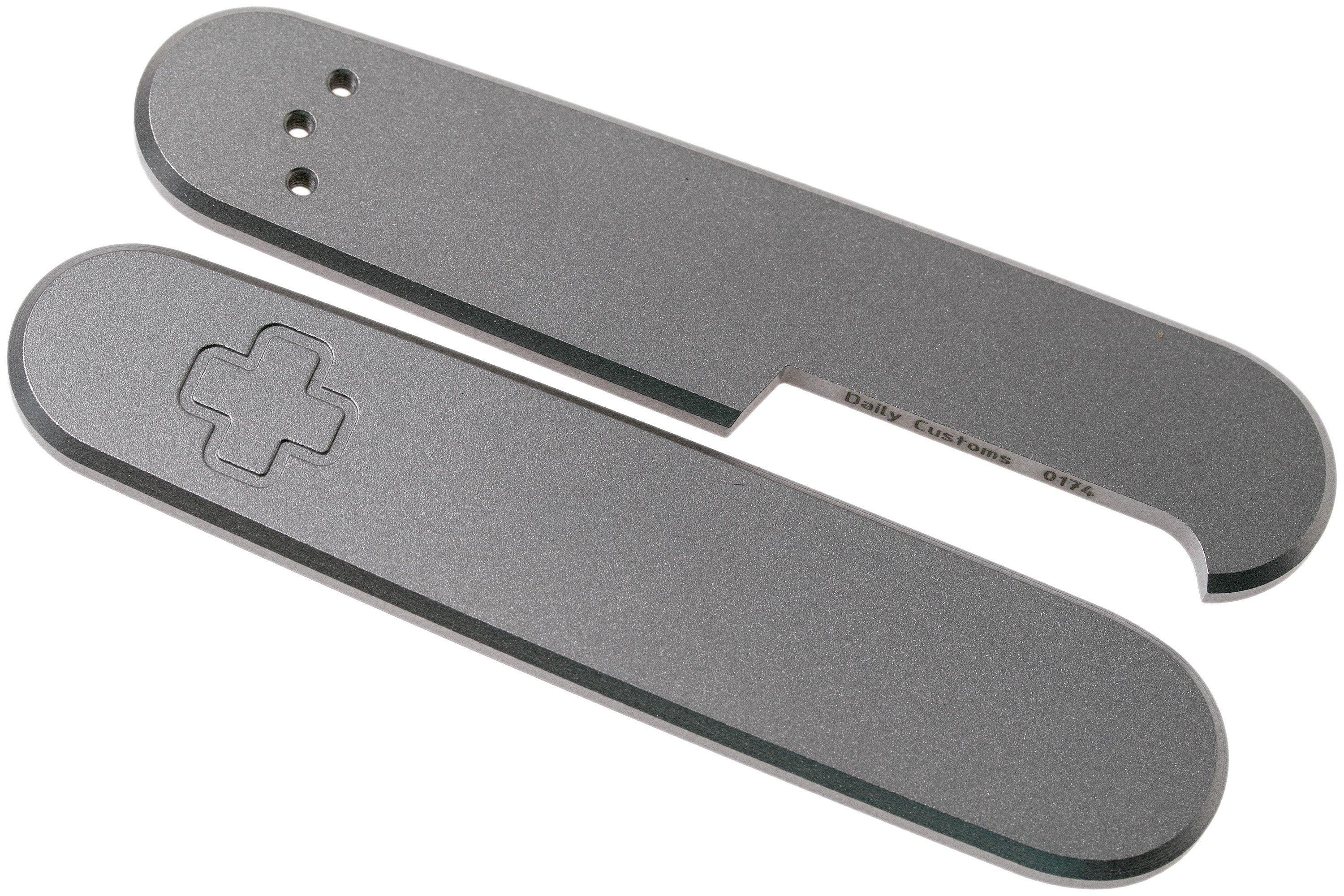 Daily Customs 91.2 Plain Titanium P10008597 Victorinox scales