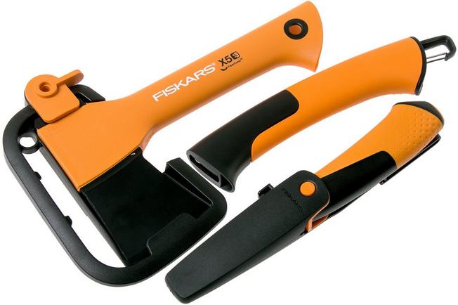  Fiskars Camping Axe XXS X5, Estuche de Almacenamiento y  Transporte Incluido, Longitud: 90.6 in, Recubrimiento Antiadherente, Peso:  16.93 oz, Hoja de acero alta/Mango de plástico reforzado, Naranja, : Patio,  Césped y