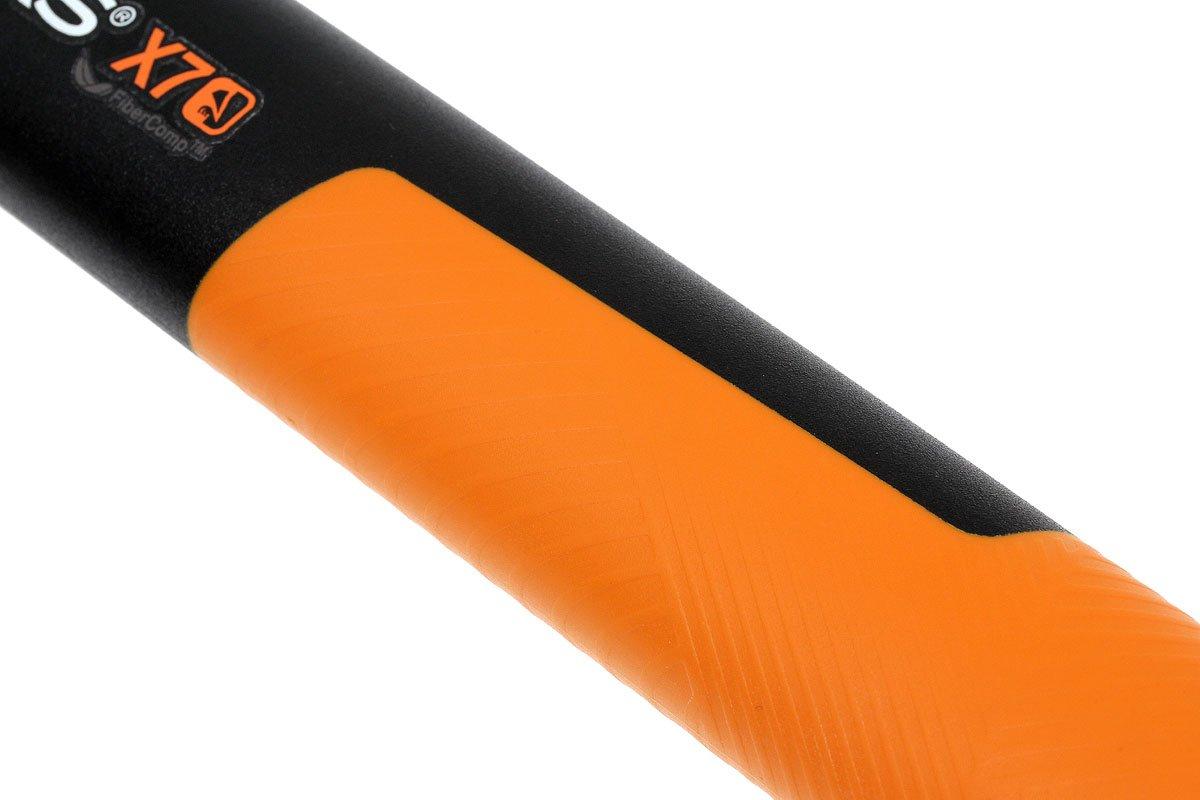Fiskars X7 universal axe | Advantageously shopping at Knivesandtools.com