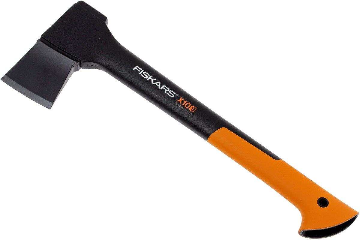 Fiskars X10 universal axe | Advantageously shopping at Knivesandtools.co.uk