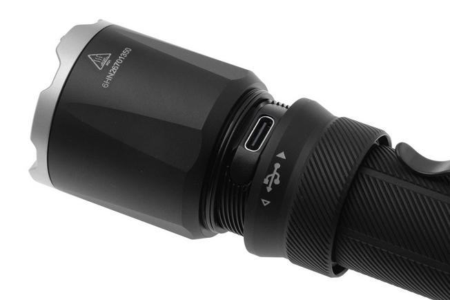 Afbeelding voor Fenix TK21R tactische zaklamp, 3600 lumen met GRATIS Fenix T5 tactische pen