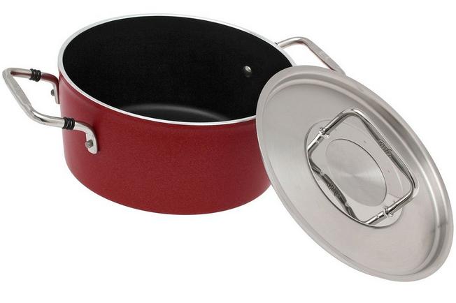 Image for Fissler Luno Red cooking pot 20cm, 2,8L