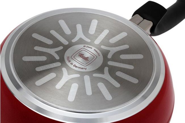 Bild für Fissler Red n White Keramik-Pfanne 24 cm, Symphony in Red