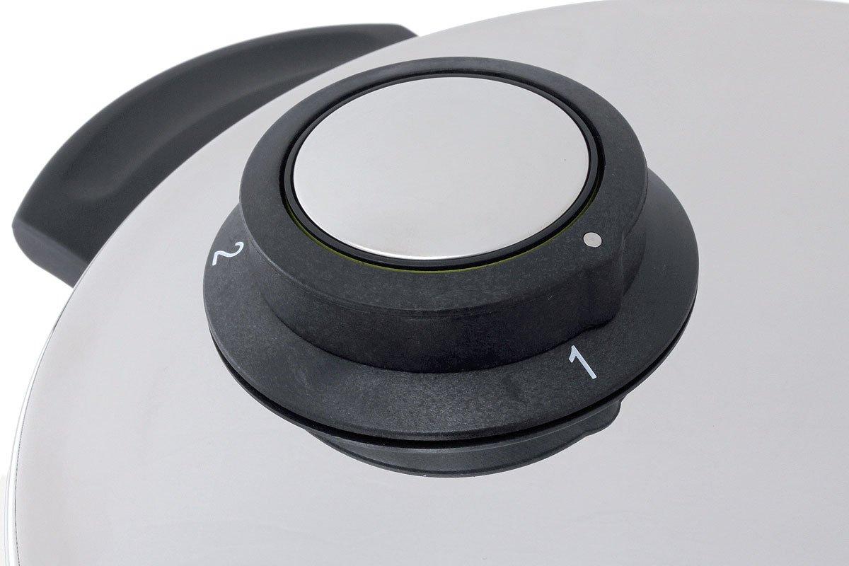 Fissler Vitavit Premium pressure cooker 6,0 l with steam basket