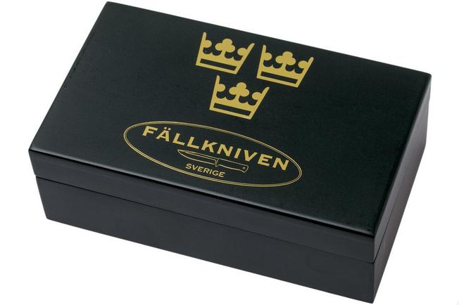 Image for Fällkniven TK3 Tre Kronor Bog Oak TK3oakc gentleman's knife