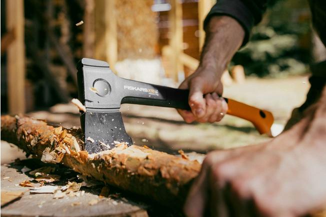 La nouvelle collection Fiskars X : la 5ème génération de haches