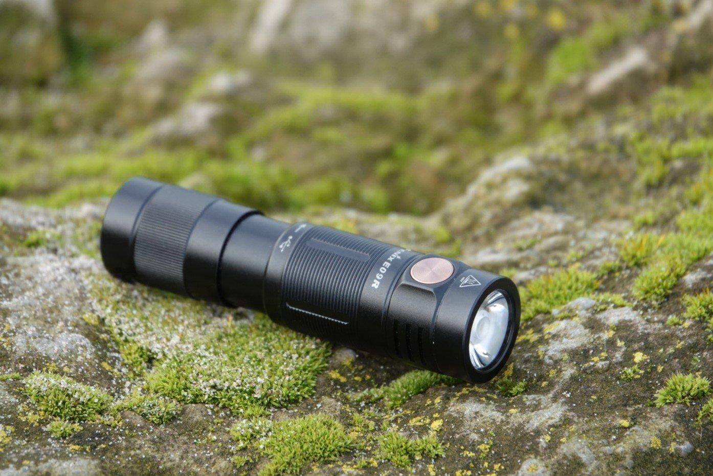 E09R Mini Linterna EDC recargable de alta potencia 600 lúmenes (Batería  incluida)