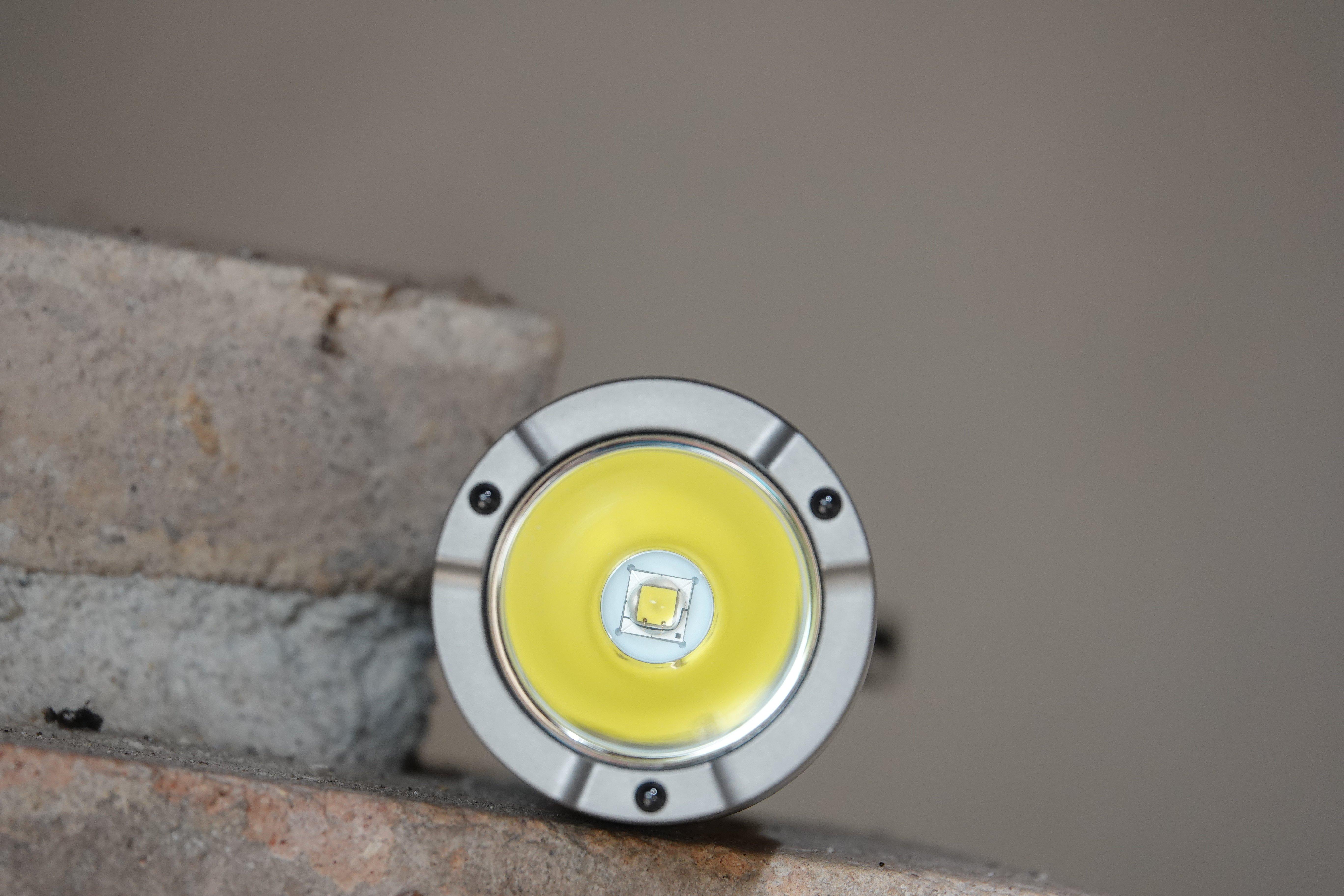 Zaklamp met krachtige SST40 Gen2 led