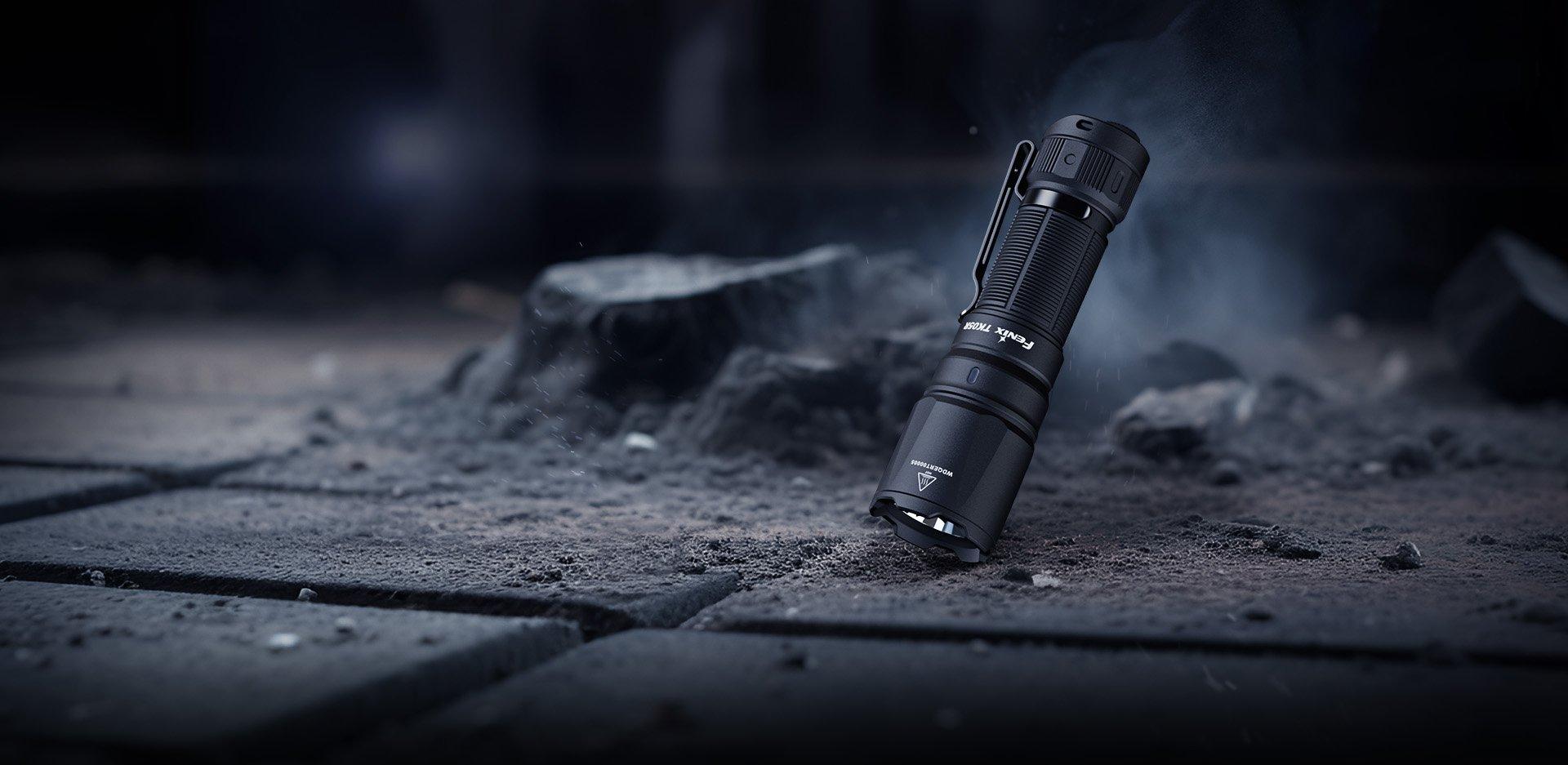 Fenix TK05R: De nieuwe compacte krachtpatser onder de tactische zaklampen