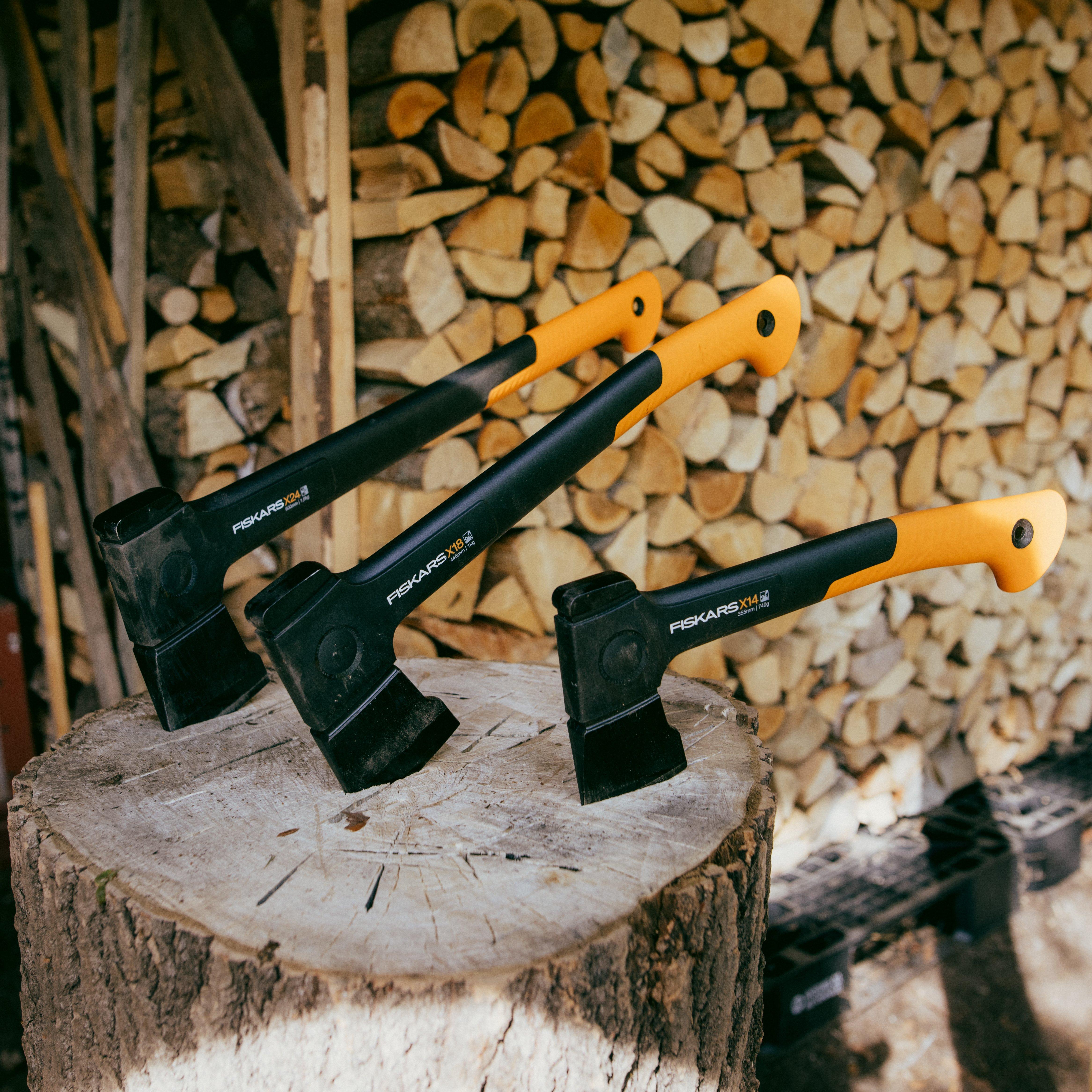 Fiskars X axes