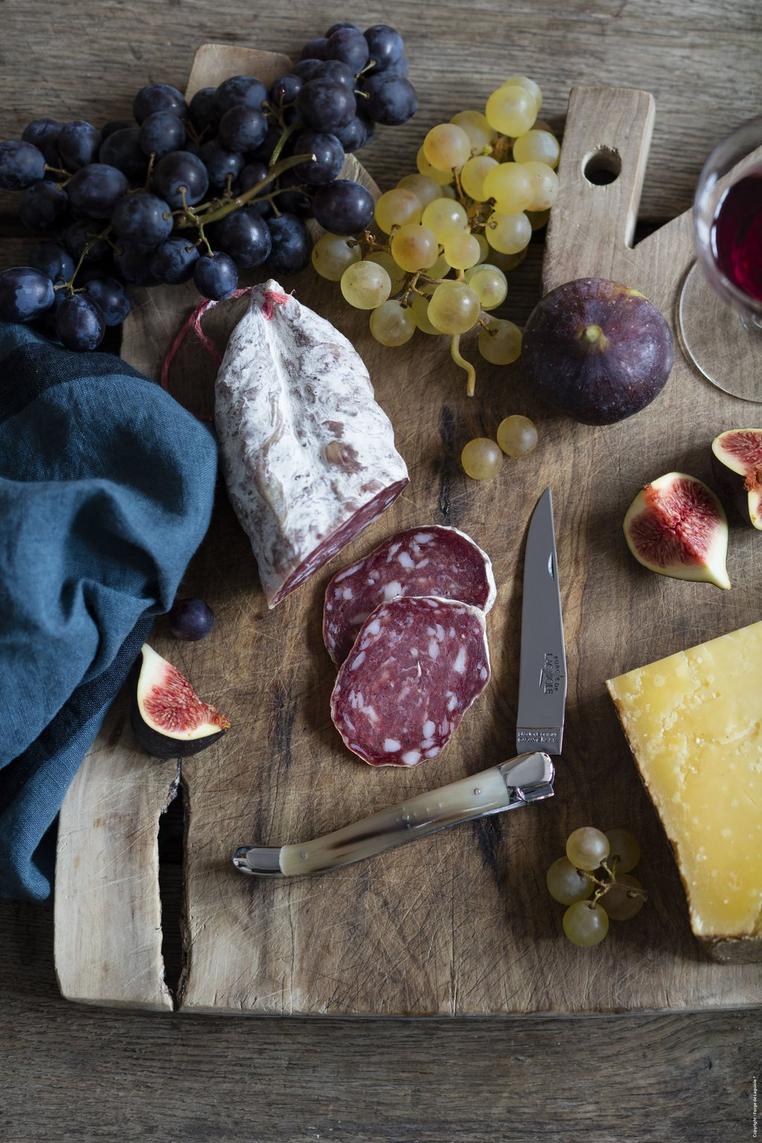 Service couteaux à fromage et beurre corne claire - Laguiole Atttitude