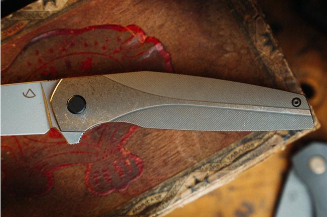 Imagen para Grailer 2Ti TI-BR Glass Blasted CPM 20CV, Bronze Stonewashed Titanium, navaja, diseño de Simen Stryckers