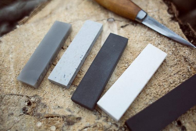 Genuine Arkansas Whetstone Novaculite Pocket Knife Sharpening Stones 3 x 1 x 3/8 in Imitation Leather Pouch Surgical Black (Ultra Fine)