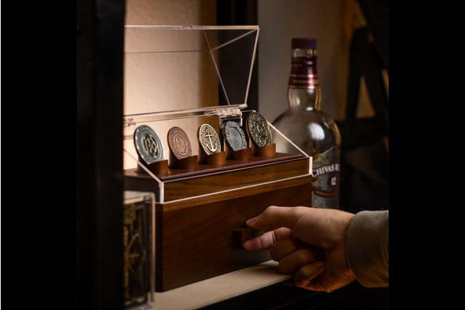 Afbeelding voor Holme & Hadfield Coin Deck COINDECK-W walnoot, munten display voor 5 stuks