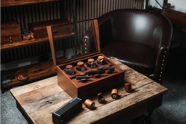 Image for Holme & Hadfield The Collective L-COMBODECK Walnut, modular display for pocket knives, watches and coins