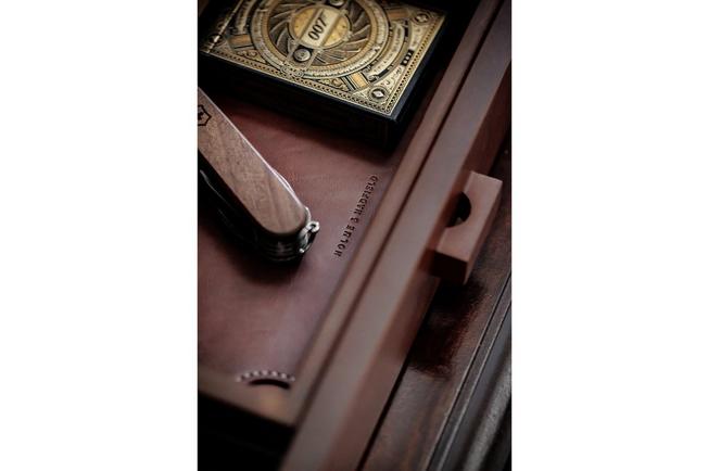 Afbeelding voor Holme & Hadfield The Winder Walnut, horlogeopwinder voor 2 horloges