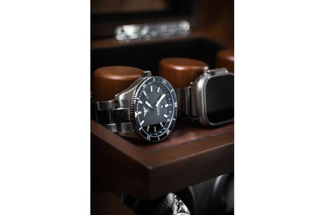 Afbeelding voor Holme & Hadfield The Winder Walnut, horlogeopwinder voor 2 horloges