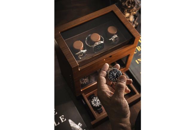 Afbeelding voor Holme & Hadfield The Winder Walnut, horlogeopwinder voor 2 horloges