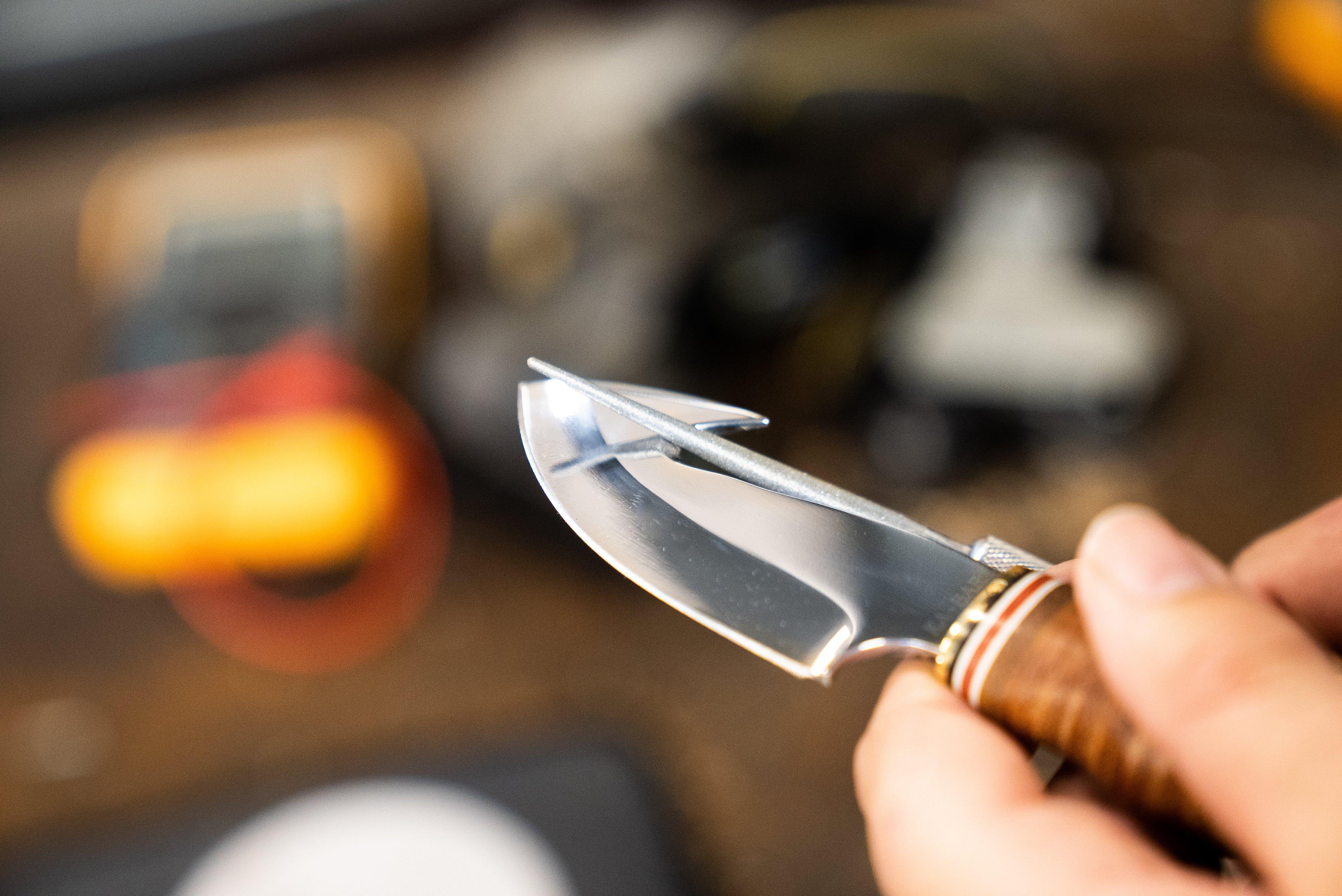 How to Sharpen A Hunting Knife 