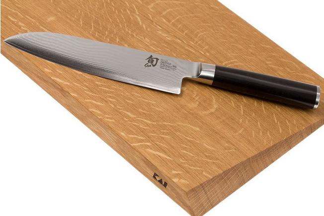 Image for Kai Shun Classic set, santoku + oak wood cutting board, DM-SET-W16
