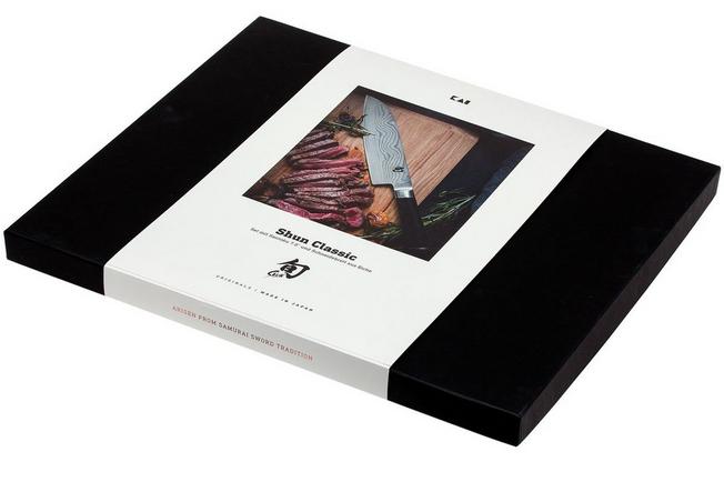 Image for Kai Shun Classic set, santoku + oak wood cutting board, DM-SET-W16