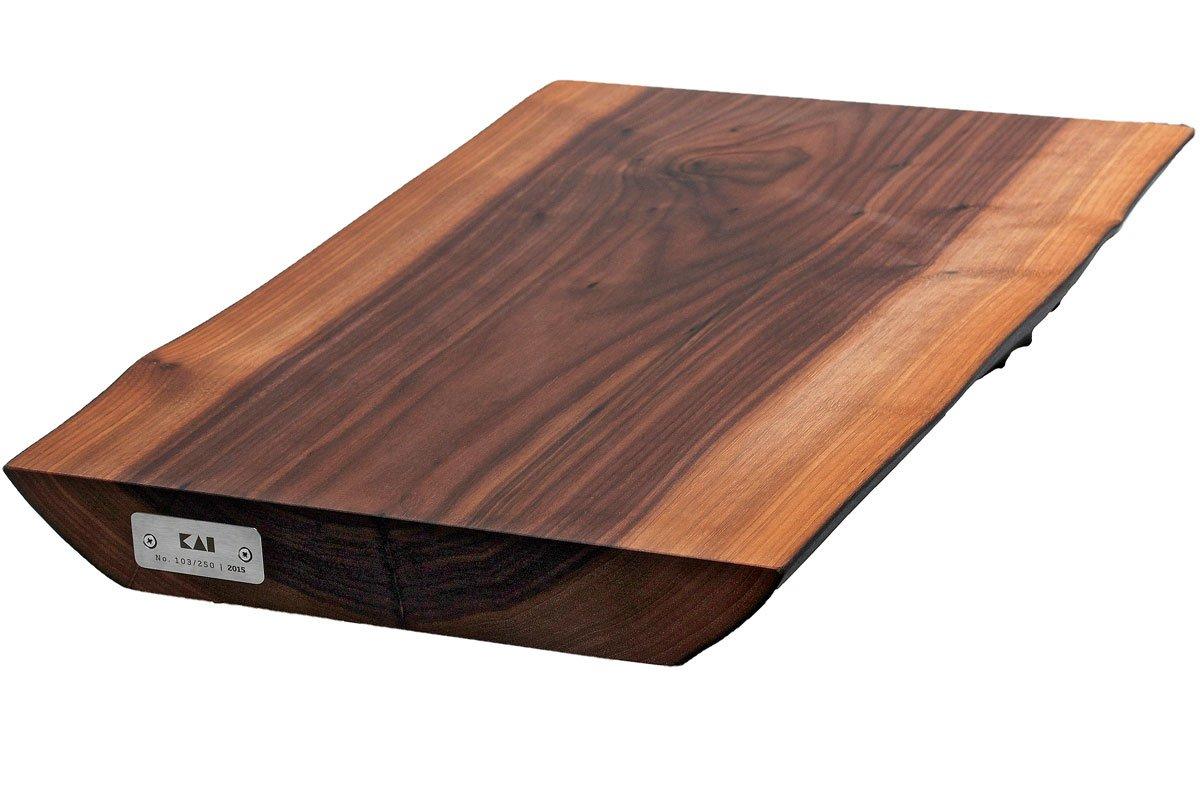 kai-walnut-wooden-cuttingboard-limited-production-advantageously