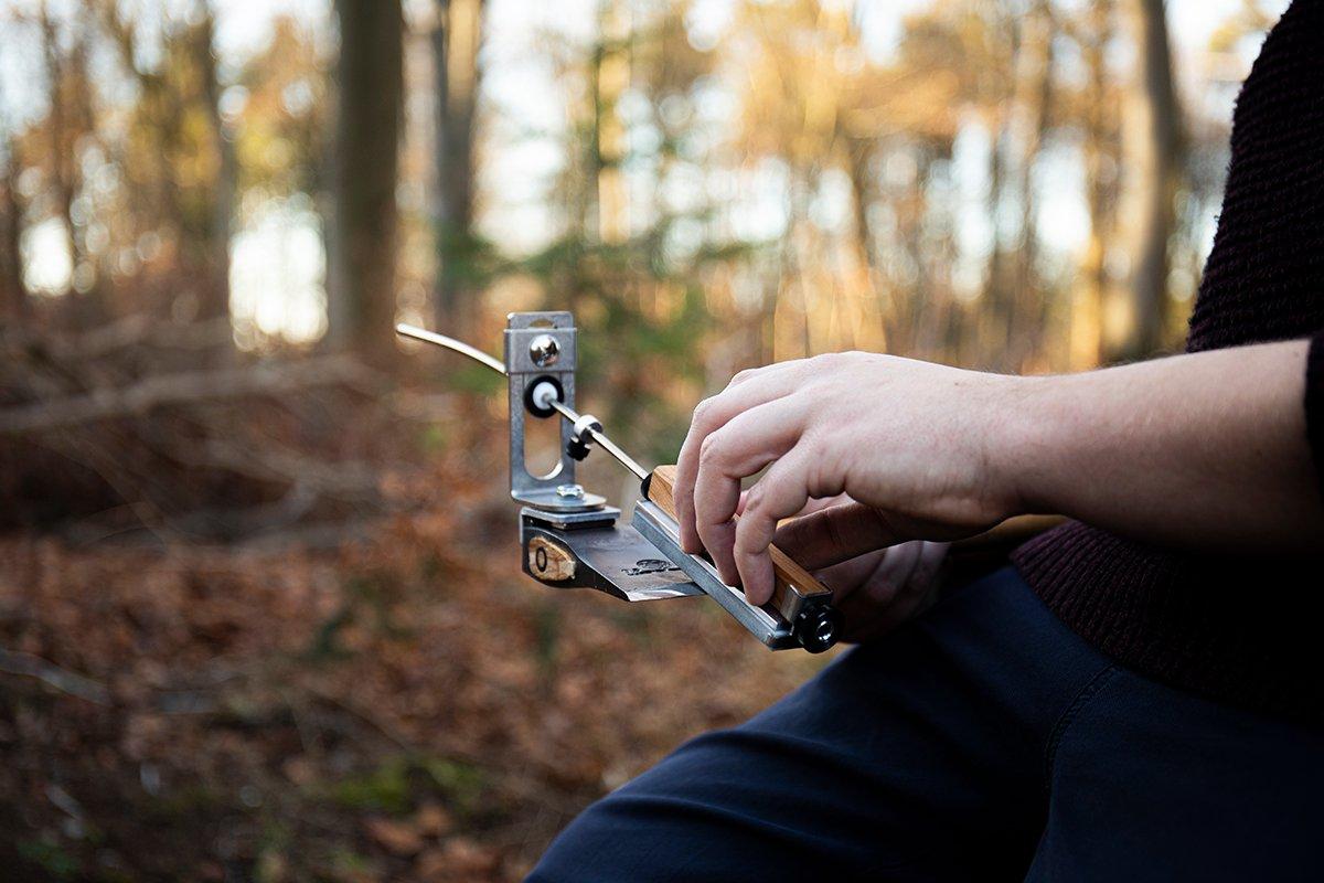 KME Axe Sharpener Kit, sharpening system for axes Advantageously