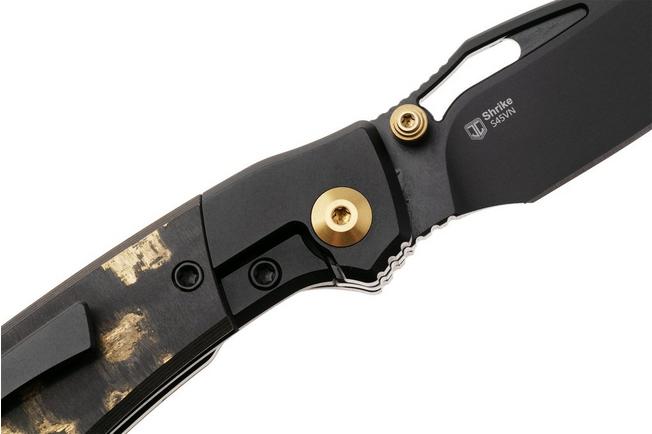 Afbeelding voor Kizer Shrike KI3746A2 Matte DLC S45VN, Titanium & FatCarbon Camo Gold, zakmes, Johan Jordaan design