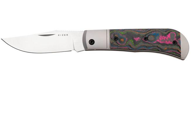 Afbeelding voor Kizer Trestle KI3761A2 Hand Brushed M390, Titanium Camo 80's Carbonfiber Inlay, zakmes, Azo design