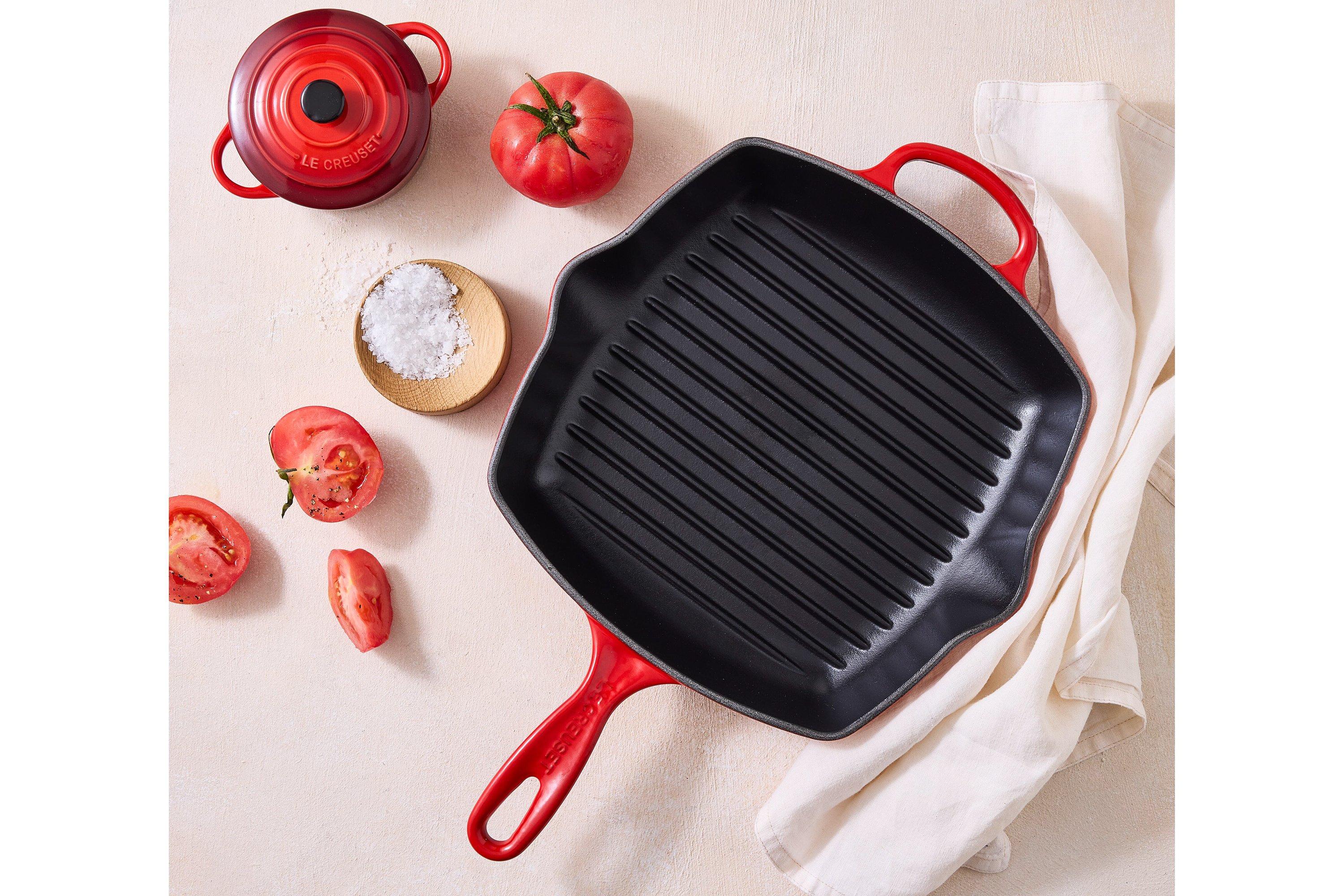 Le Creuset grill pan/skillet 26cm square, Red | Advantageously
