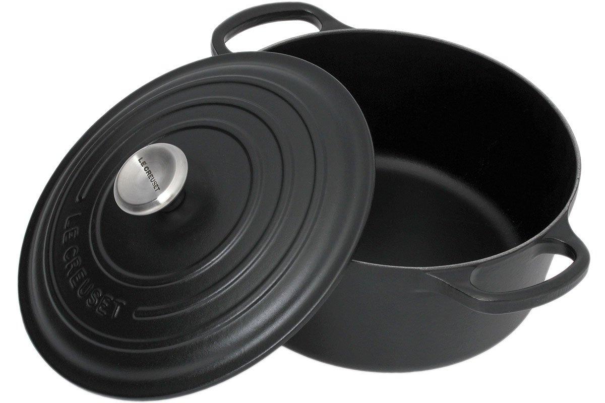 Cocotte Le Creuset 22 cm, 3,3 L noir mat Achetez à prix avantageux chez knivesandtools.fr