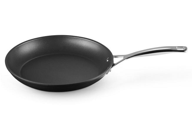 Image for Le Creuset TNS 24 cm and 28 cm frying pan set