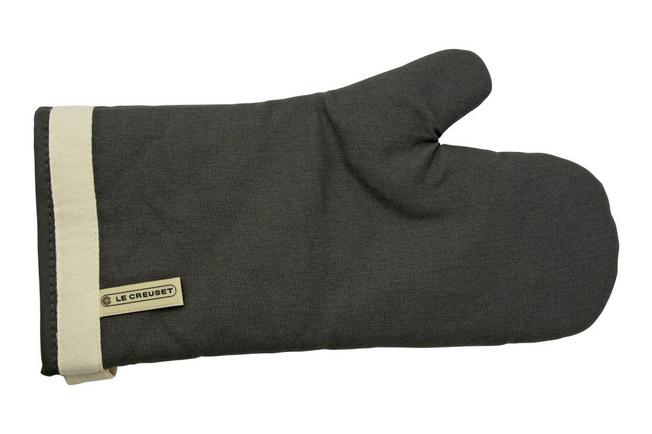 Le Creuset Mist Grey oven mitt, grey  Advantageously shopping at