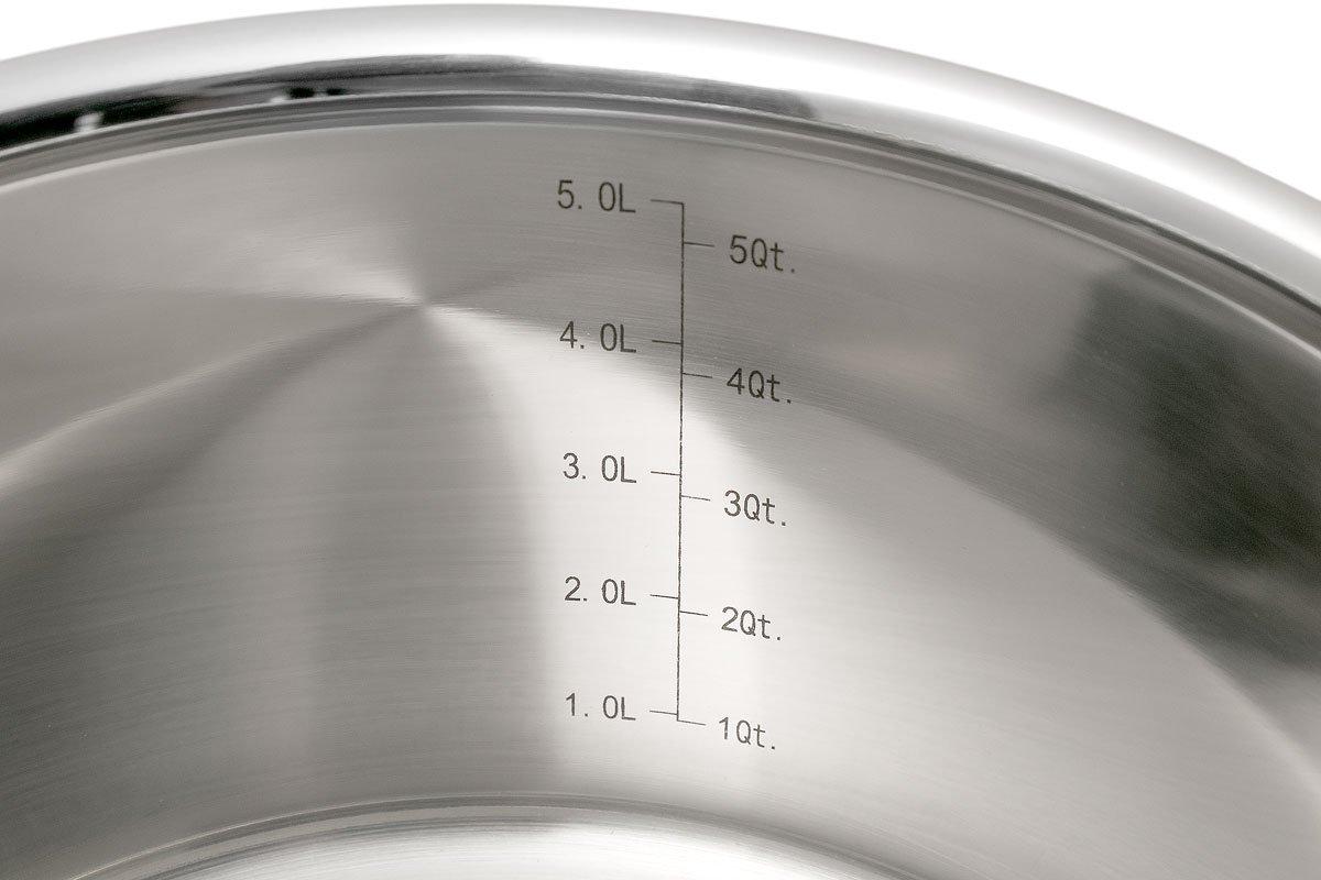 Le Creuset 3ply casserole, 24cm, 6L Advantageously shopping at