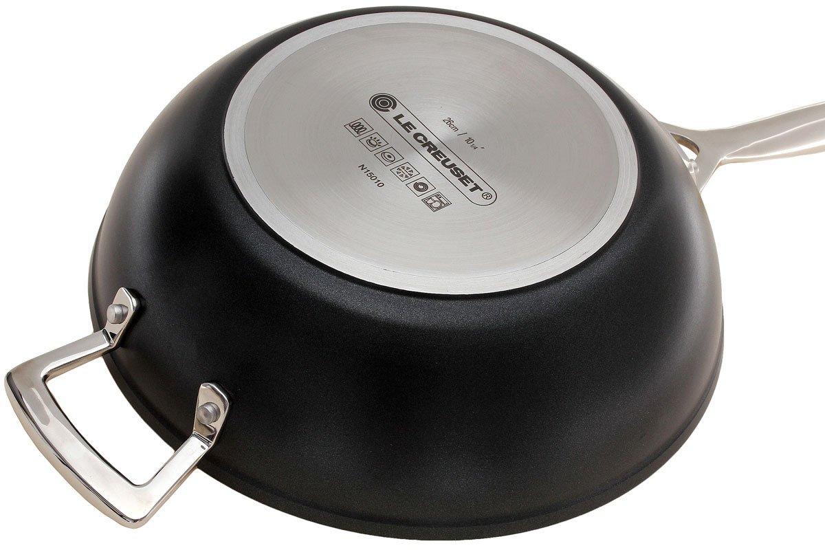Le Creuset Les Forgées aluminum wok pan, 26cm | Advantageously shopping ...
