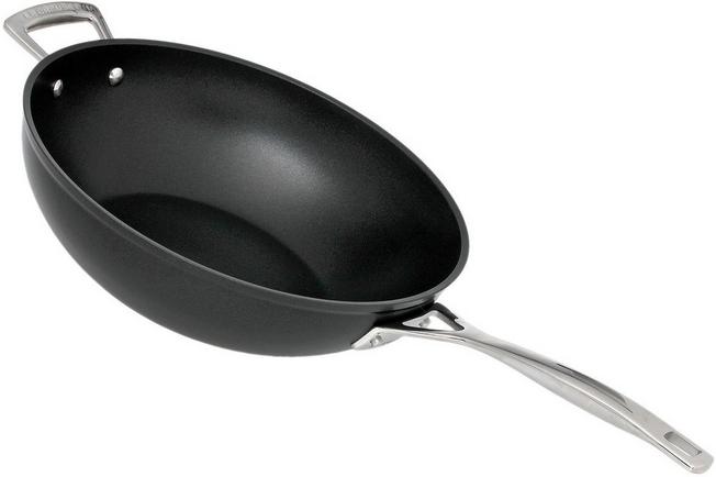 Le Creuset Les Forgées wok pan, 30cm | Advantageously at Knivesandtools.com
