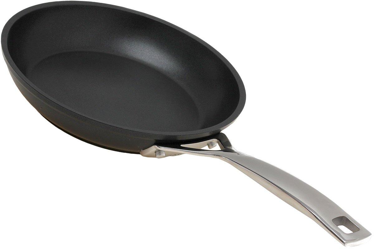 Le Creuset Les Forgées aluminum frying pan, 20cm | Advantageously ...