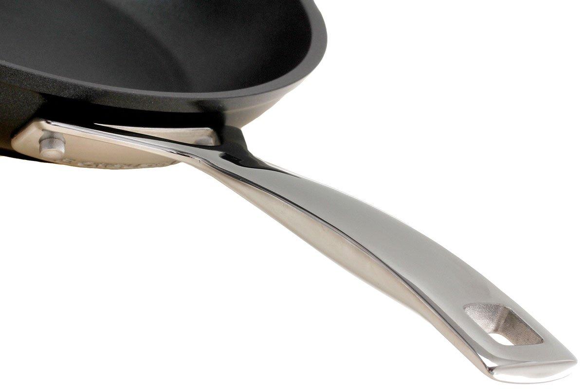 Le Creuset Les Forgées aluminum frying pan, 22cm | Advantageously ...